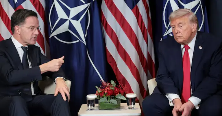 ন্যাটো মহাসচিব মার্ক রুটের সঙ্গে দ্বিপক্ষীয় বৈঠকে মার্কিন প্রেসিডেন্ট ডোনাল্ড ট্রাম্প